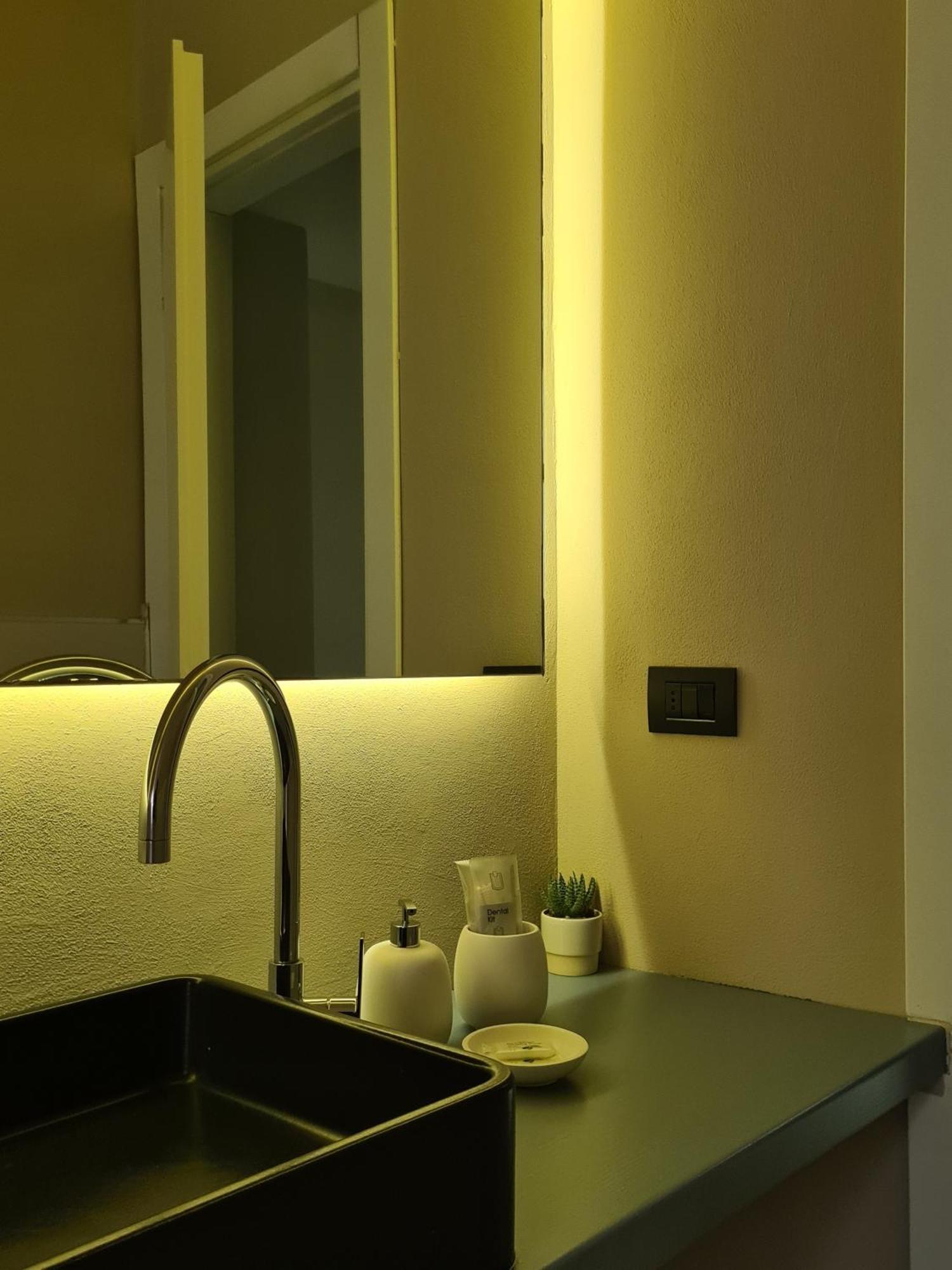 Serendipity Rooms - Navigli Milaan Buitenkant foto
